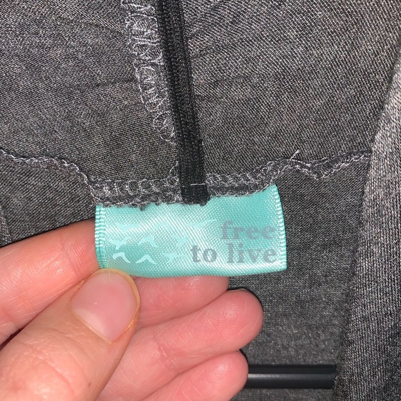 Free to live gray minimalist sleeveless bolero vest size M - Picture 3 of 4